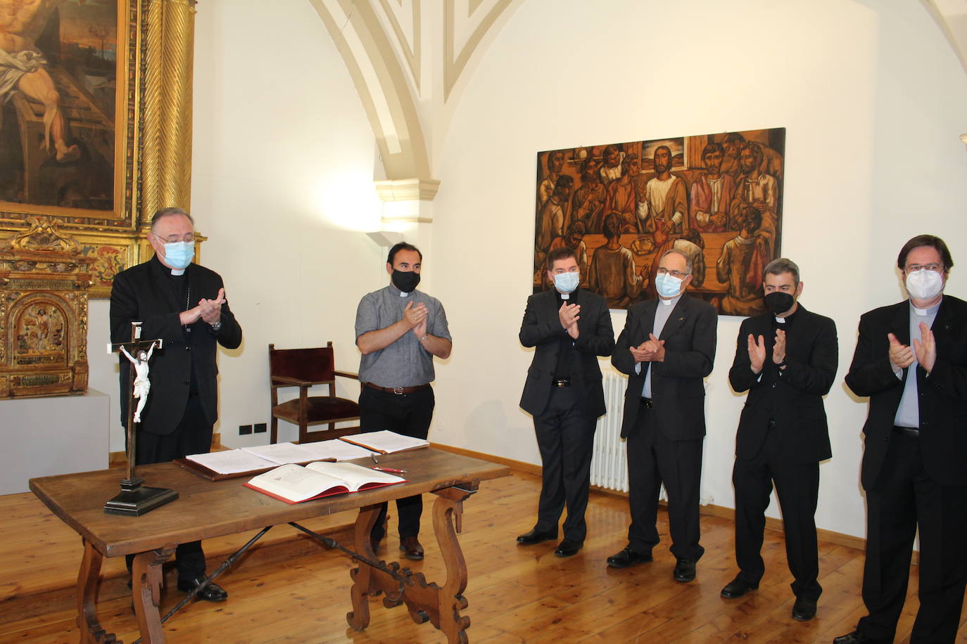 Cuatro delegados episcopales y un nuevo vicario general toman el relevo en el Consejo episcopal en un acto simbólico y cargado de recuerdo e ilusión en el Salón del Trono del Obispado de León