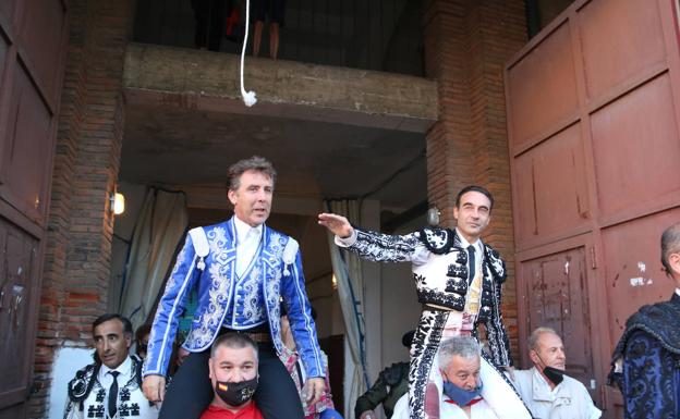 Galería. Segunda tarde de toros en «El Parque»