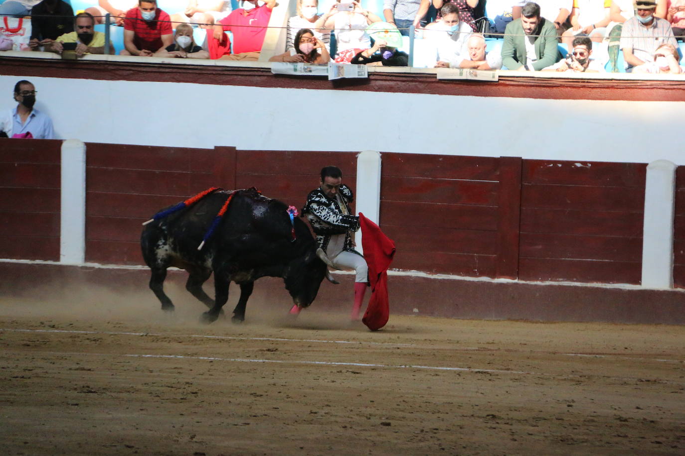 Fotos: Las mejores imágenes de Enrique Ponce en la plaza de toros de León