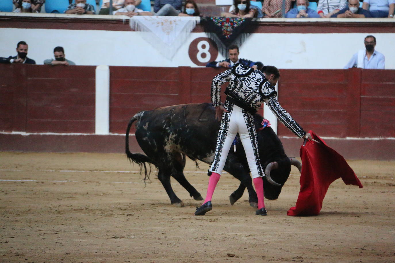 Fotos: Las mejores imágenes de Enrique Ponce en la plaza de toros de León