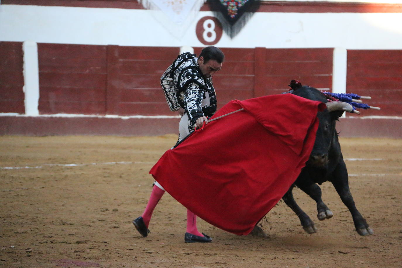 Fotos: Las mejores imágenes de Enrique Ponce en la plaza de toros de León