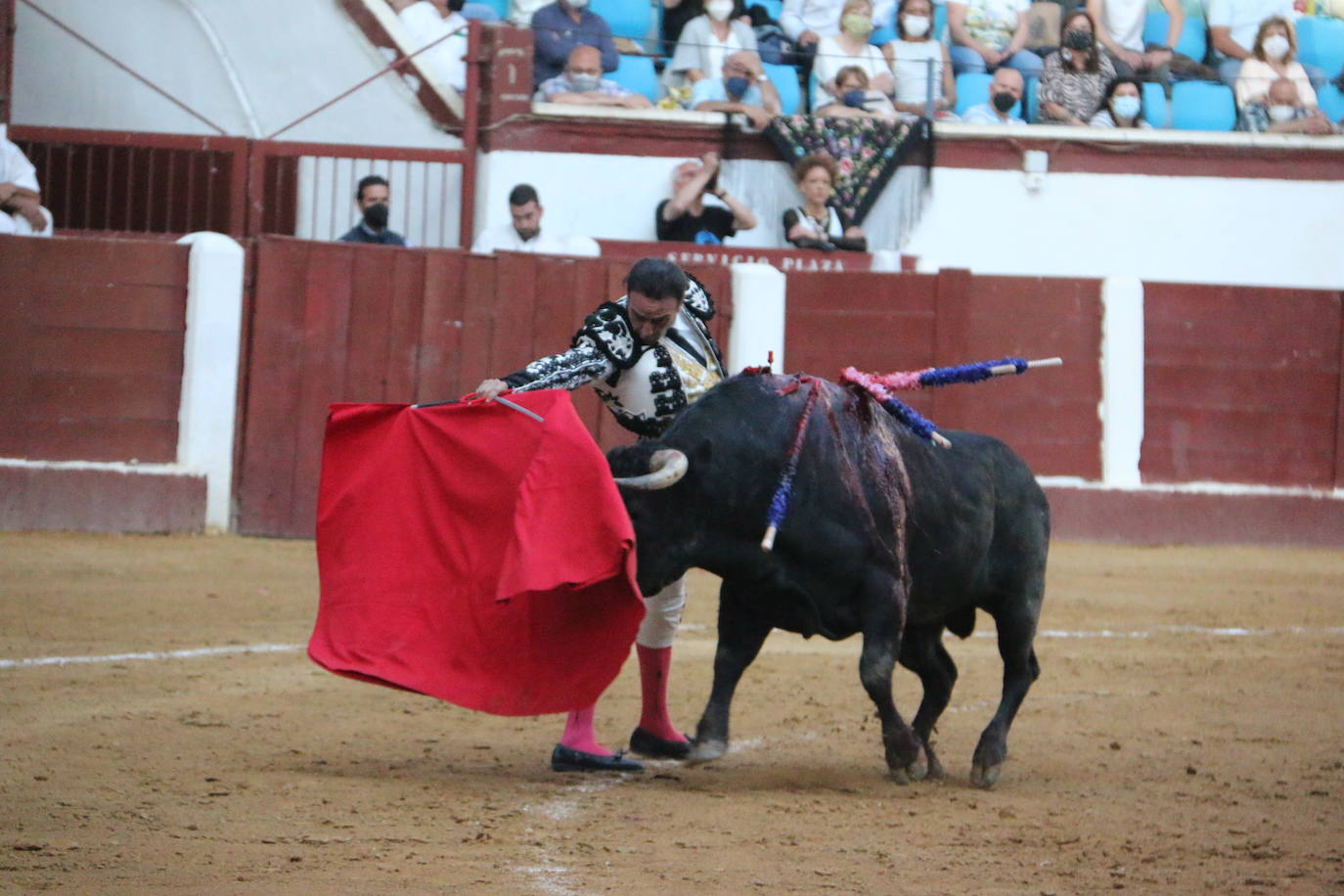 Fotos: Las mejores imágenes de Enrique Ponce en la plaza de toros de León