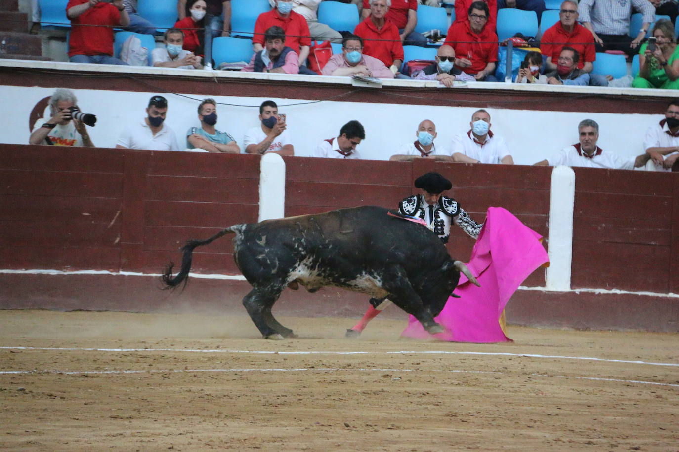 Fotos: Las mejores imágenes de Enrique Ponce en la plaza de toros de León