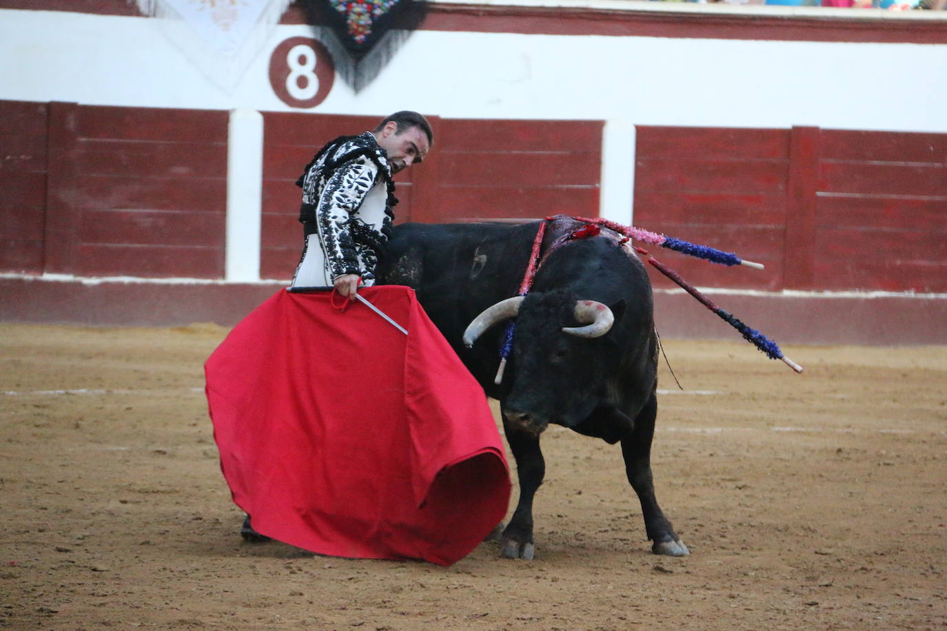 Fotos: Las mejores imágenes de Enrique Ponce en la plaza de toros de León