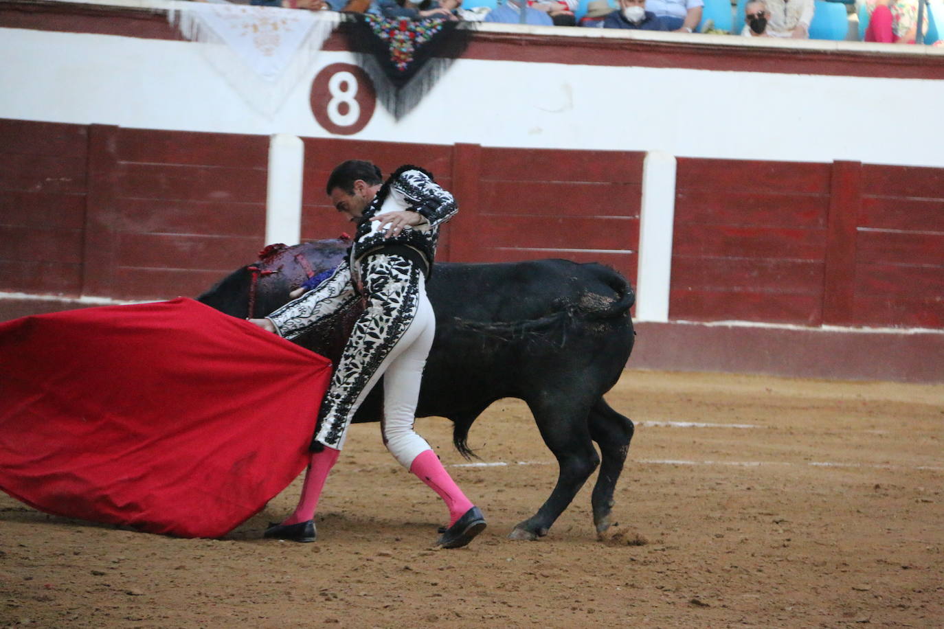 Fotos: Las mejores imágenes de Enrique Ponce en la plaza de toros de León