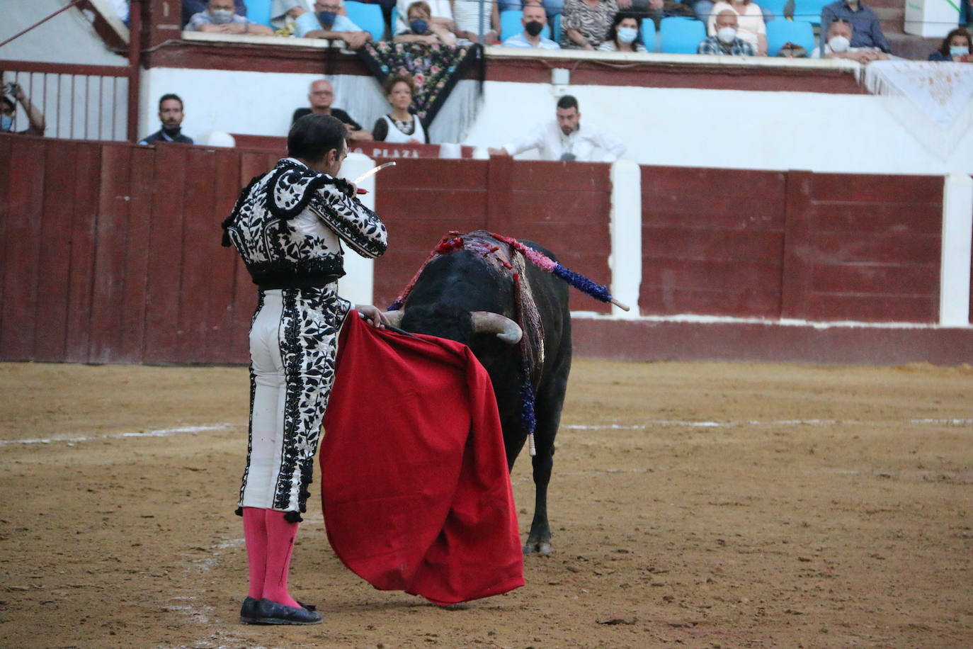 Fotos: Las mejores imágenes de Enrique Ponce en la plaza de toros de León