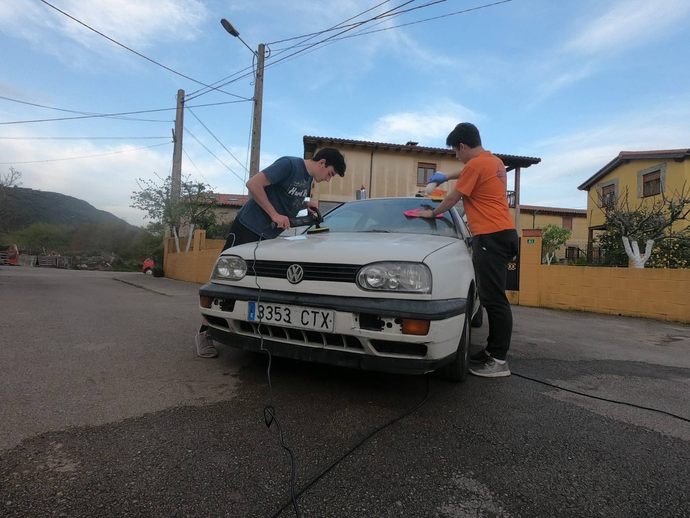 La idea es repartir 40 kilos de material sanitario y escolar. 