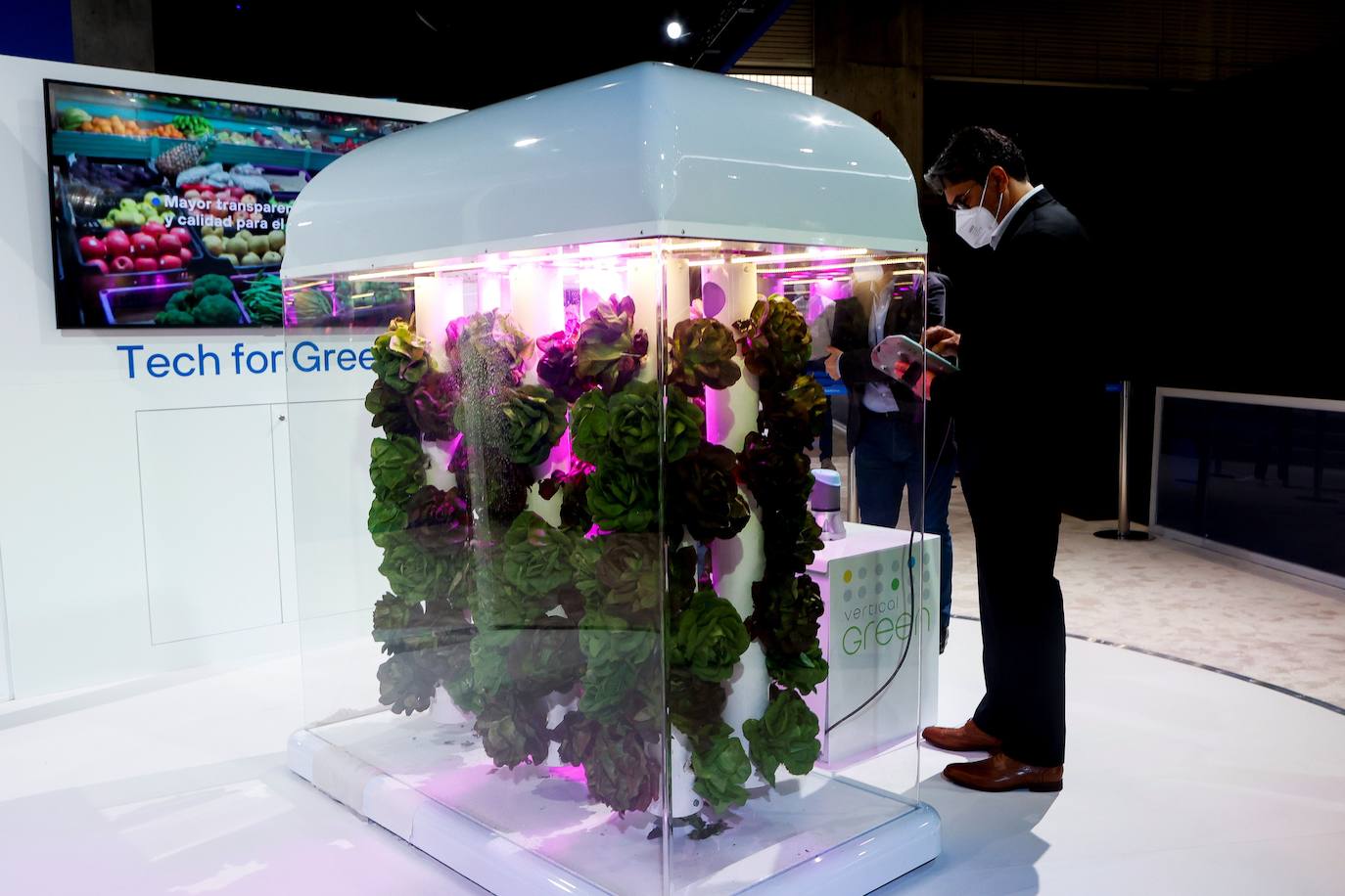 Fotos: El Mobile World Congress, por dentro: de bistecs vegetarianos en 3D a controlar desde Barcelona un yate amarrado en Valencia