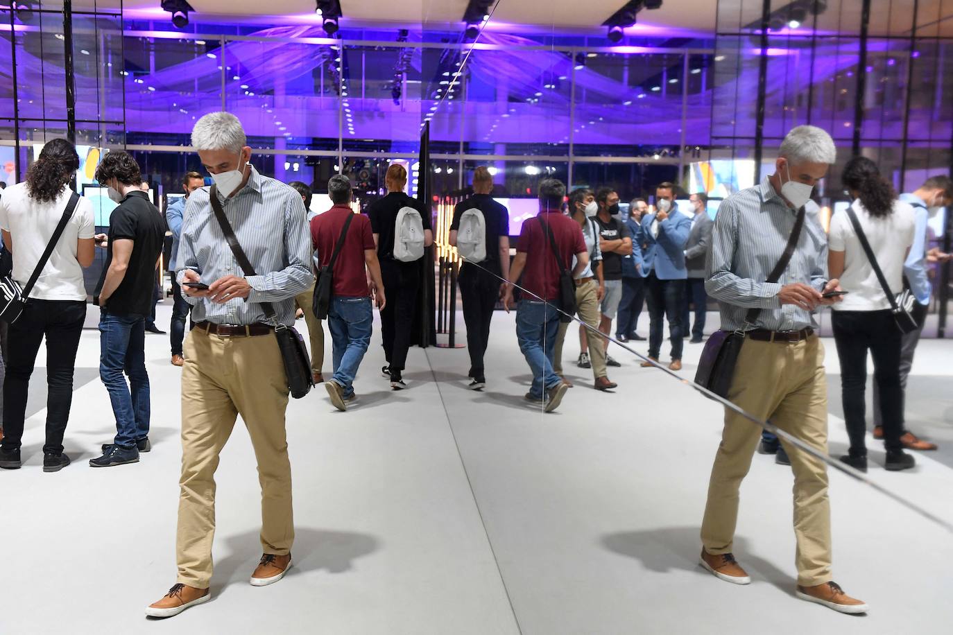 Fotos: El Mobile World Congress, por dentro: de bistecs vegetarianos en 3D a controlar desde Barcelona un yate amarrado en Valencia