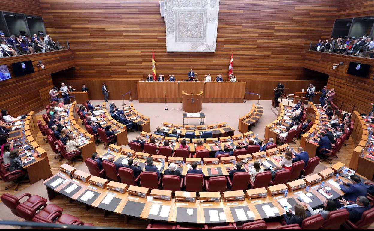 Cs critica que el PSOE pida ahora habilitar también julio para la comisión de las residencias