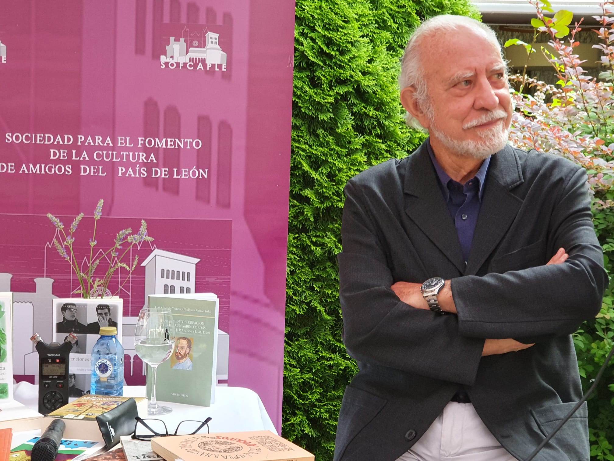 Los escritores Luis Mateo Díez y José María Merino