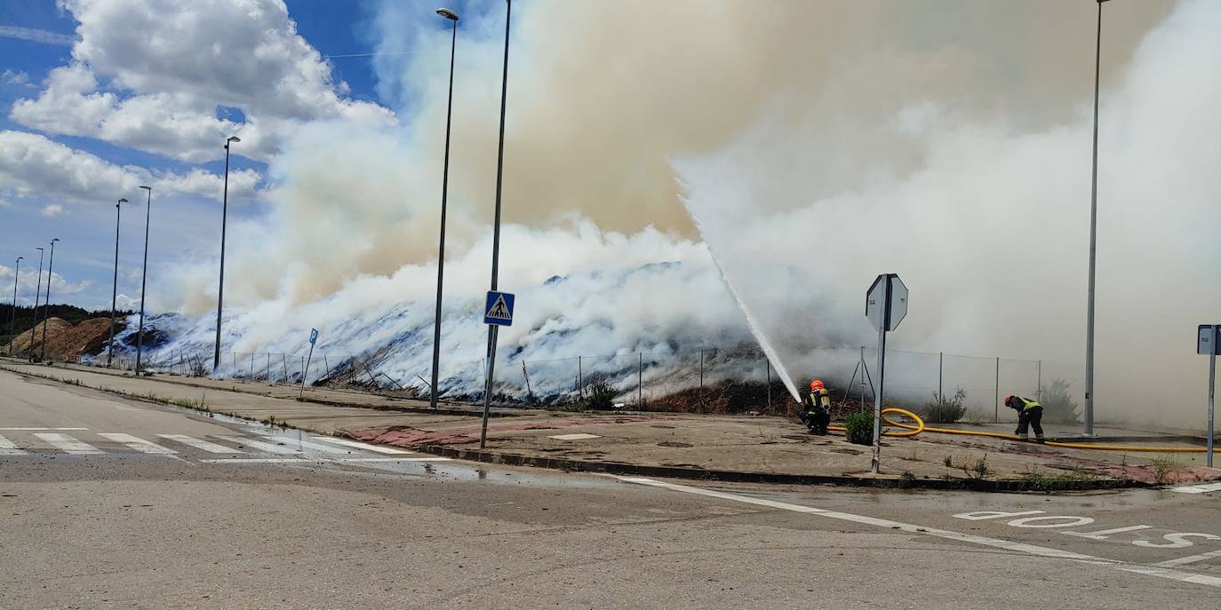 Fotos: Incendio en Forestalia, en Cubillos del Sil