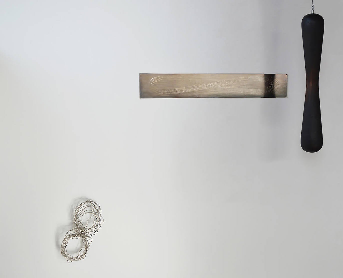 La leonesa María Luisa Fernández comparte exposición con otros catorce artistas de Castilla y León, como esta obra, 'Concierto para el Bioceno 7' del vallisoletano Eugenio Ampudia.