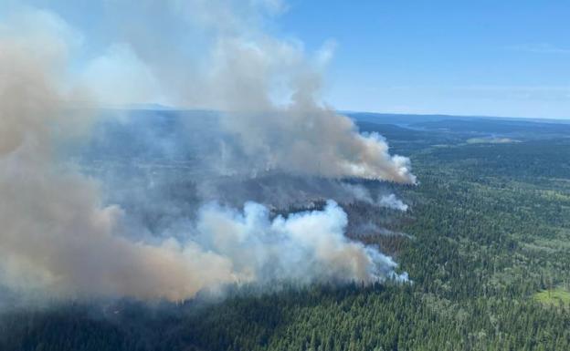 Un incendio a causas de las altas temperaturas en Canadá.