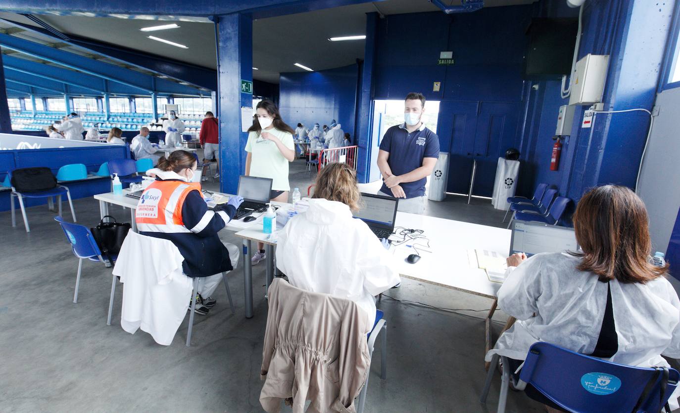 Los test han detectado una decena de positivos en Ponferrada. 