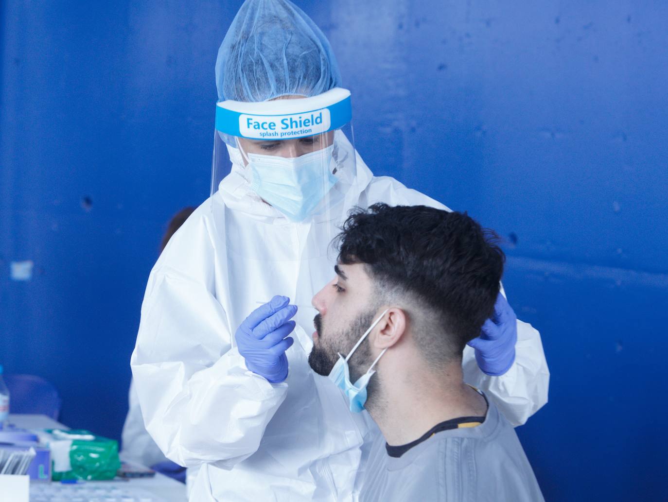 Los test han detectado una decena de positivos en Ponferrada. 