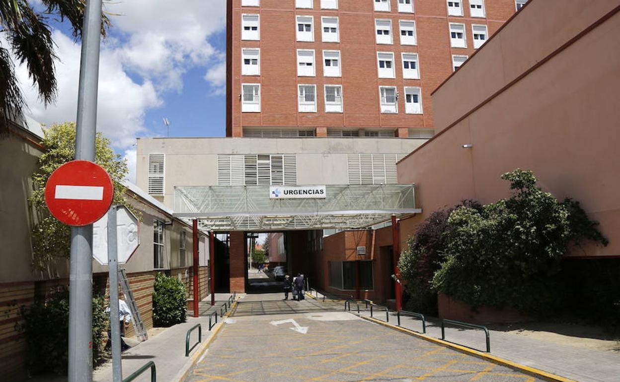 Entrada a Urgencias en el Hospital de Palencia. 