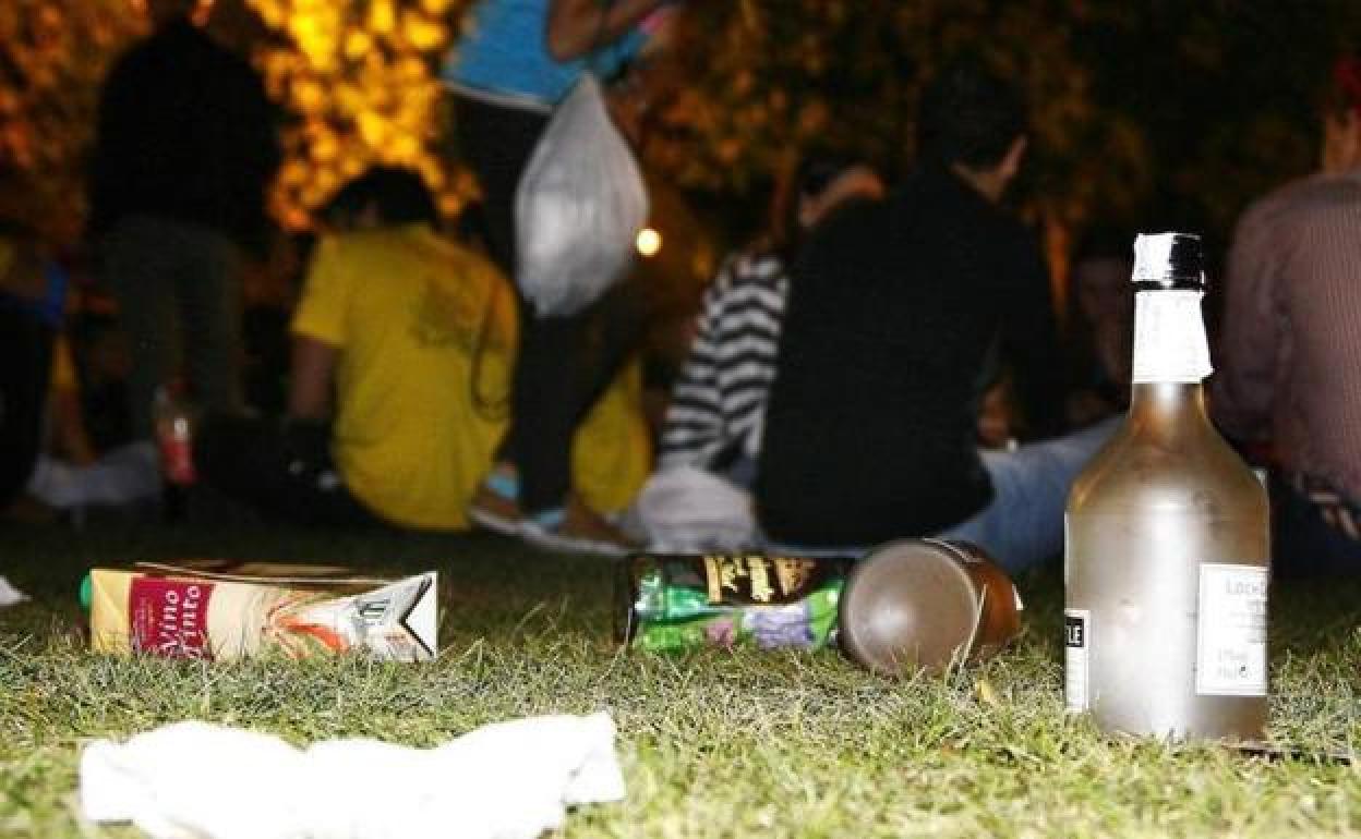 Imagen de archivo de un botellón en la capital. 