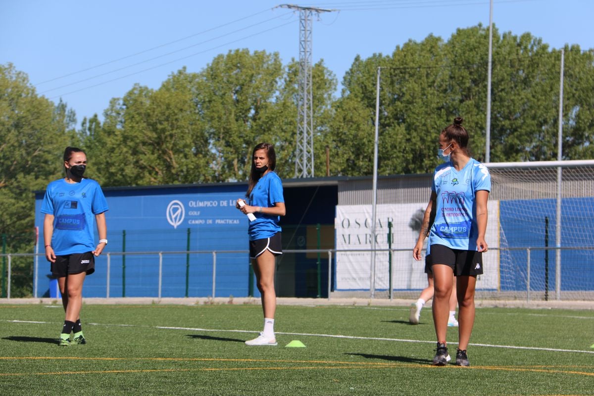 El Campus Diego Calzado organizó una jornada de tecnificación con jugadoras profesionales de fútbol femenino.