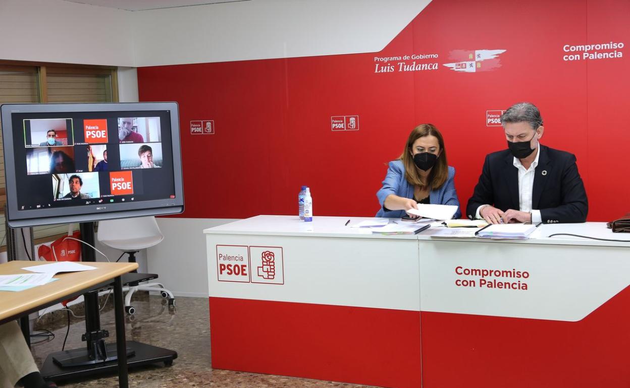 Ana Sánchez y José Luis Vázquez durante una reunión sobre el Plan Sectorial de Prevención Extinción de Incendios y Salvamento