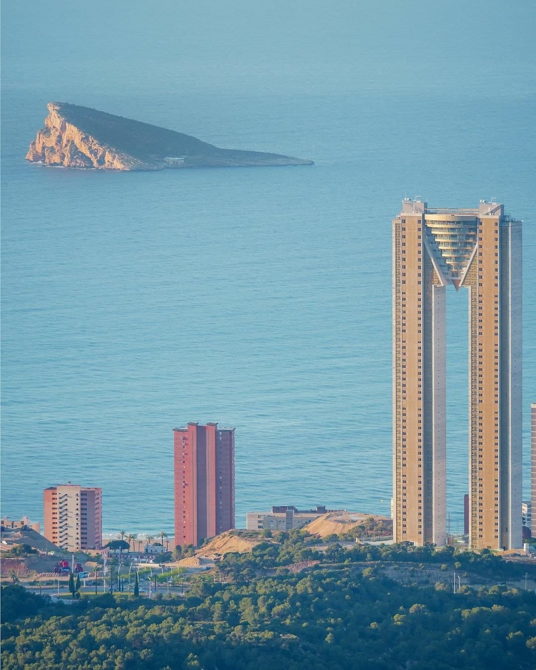 Fotos: Benidorm estrena el rascacielos de viviendas más alto de la UE