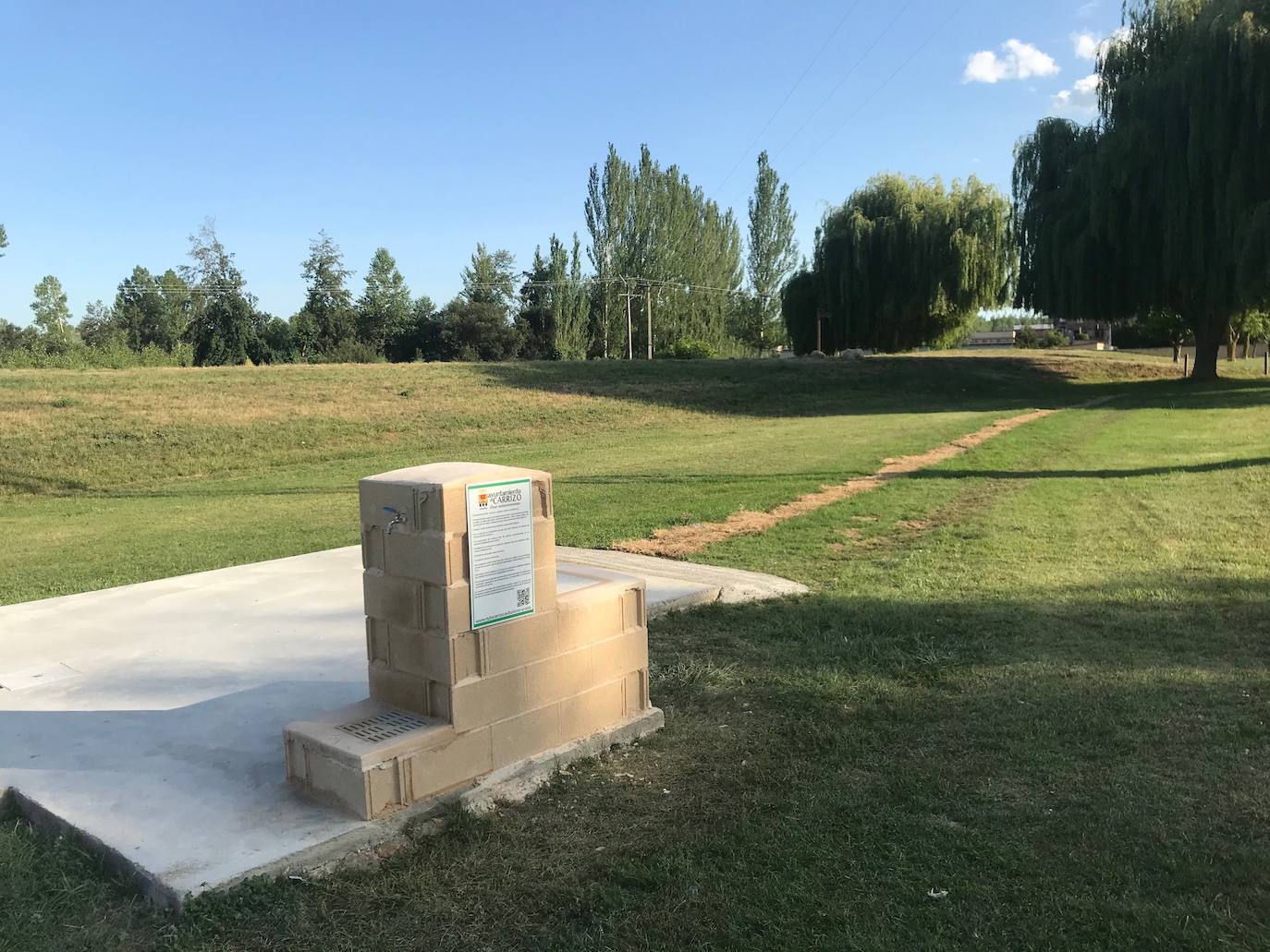 El Ayuntamiento pone en marcha una nueva zona habilitada para caravanas junto al Río Órbigo.