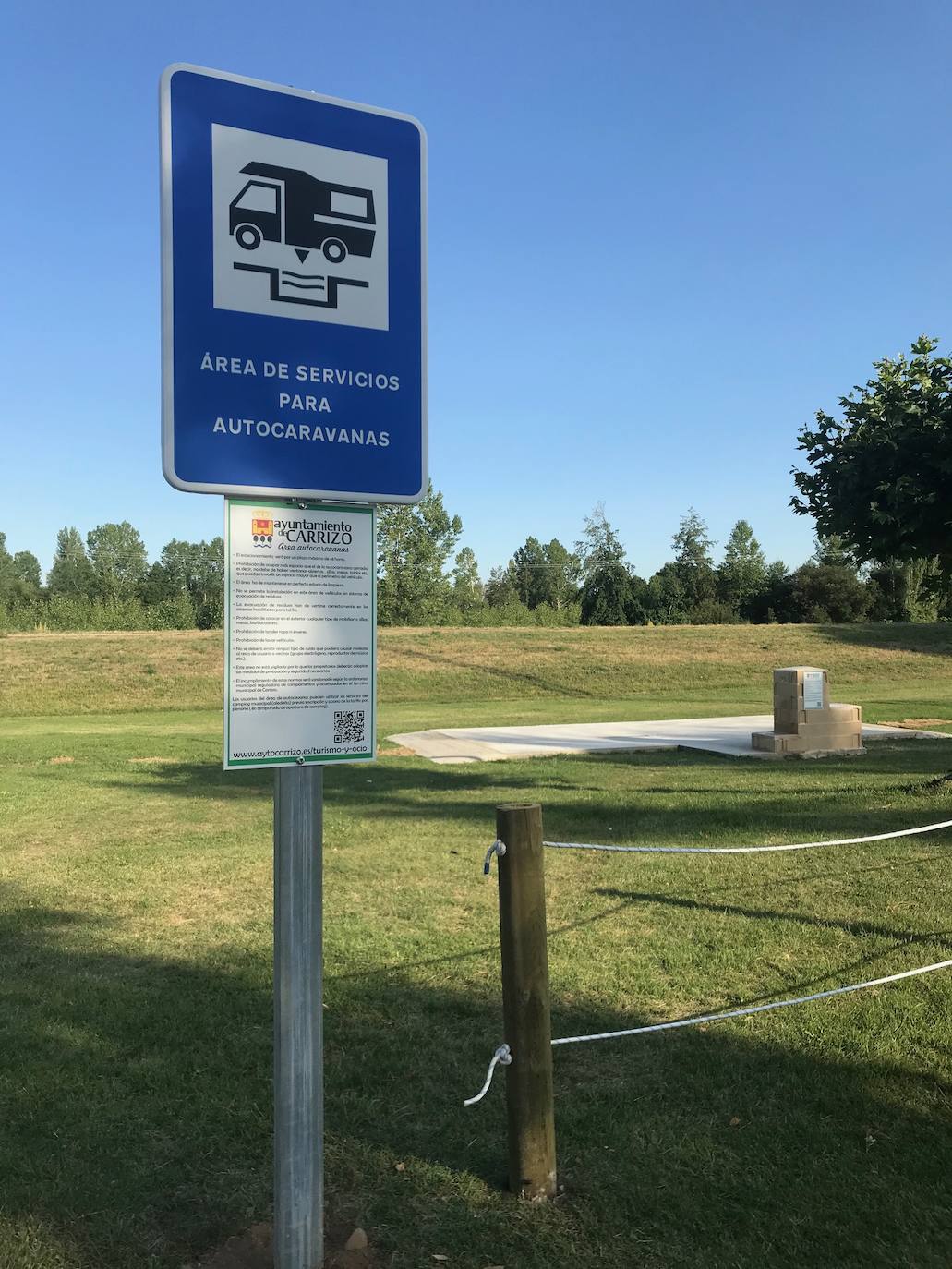 El Ayuntamiento pone en marcha una nueva zona habilitada para caravanas junto al Río Órbigo.