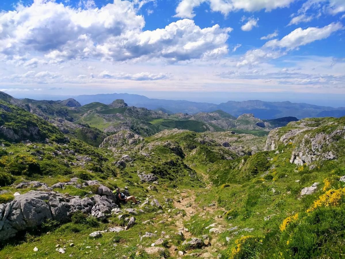 Camino a los Lagos de Covadonga desde Vega de Ario