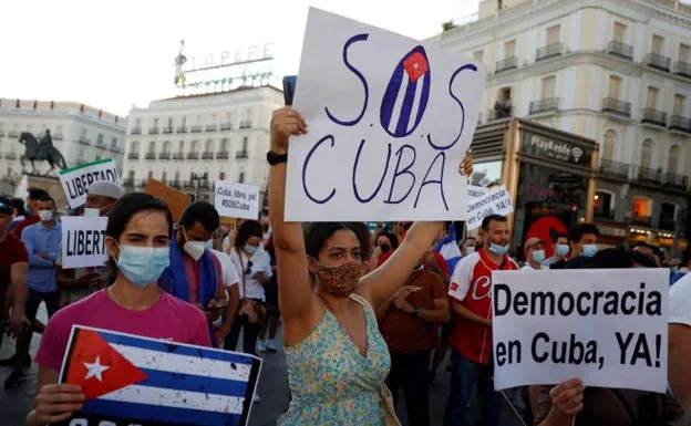 Concentración «Por una Cuba libre» en la Puerta del Sol de Madrid.