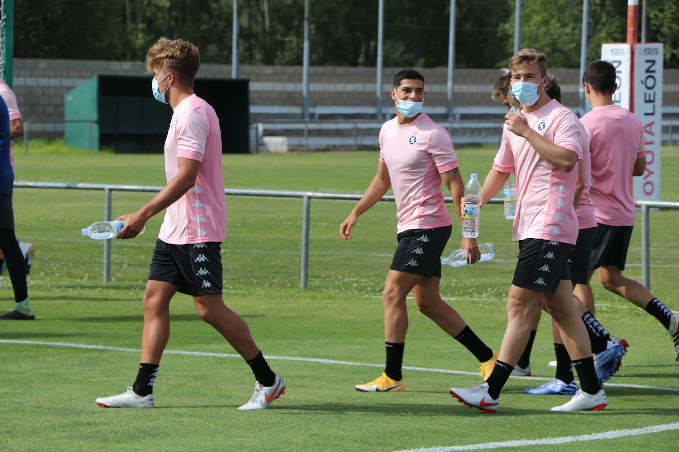 El conjunto leonés inicia los entrenamientos de una nueva campaña a la espera de completar su plantilla.
