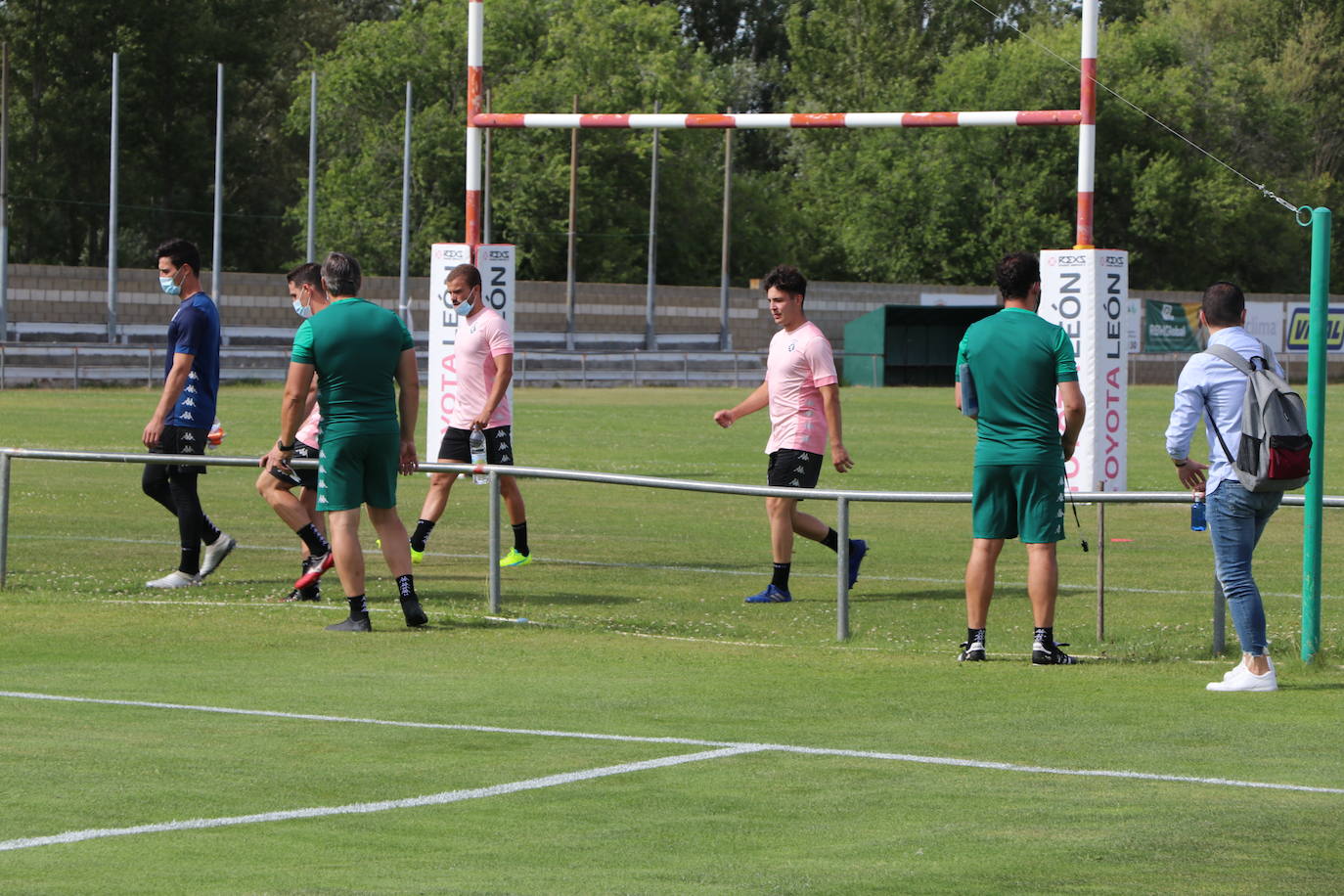 El conjunto leonés inicia los entrenamientos de una nueva campaña a la espera de completar su plantilla.