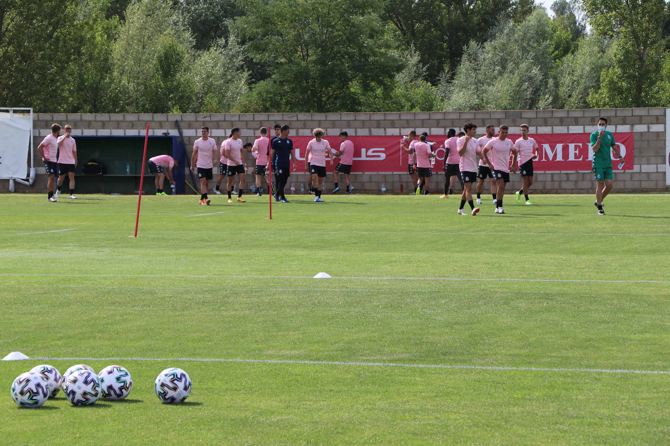 El conjunto leonés inicia los entrenamientos de una nueva campaña a la espera de completar su plantilla.