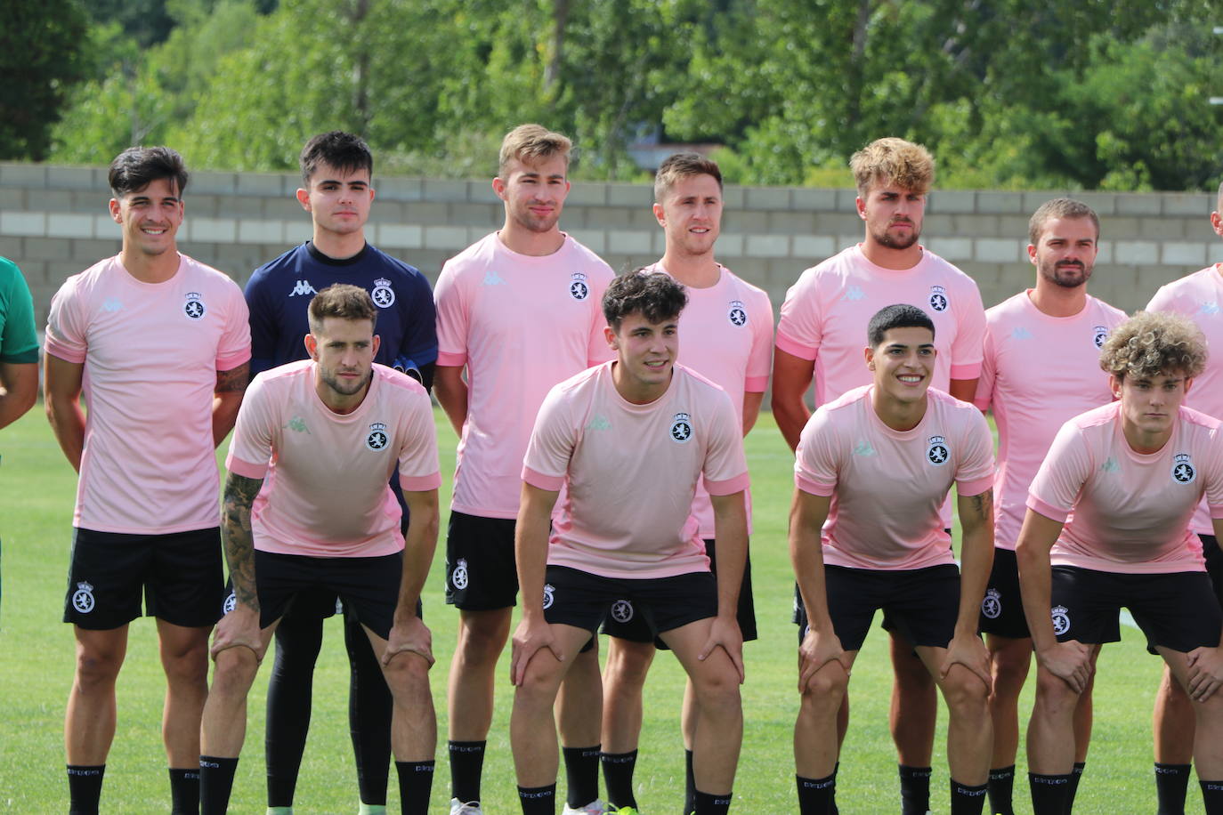 El conjunto leonés inicia los entrenamientos de una nueva campaña a la espera de completar su plantilla.