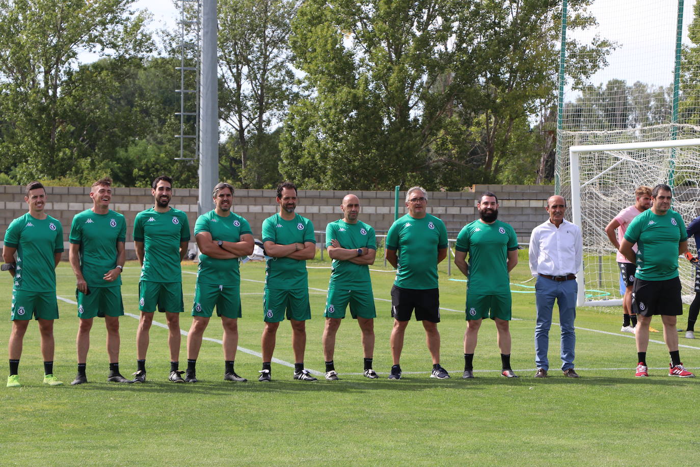 El conjunto leonés inicia los entrenamientos de una nueva campaña a la espera de completar su plantilla.