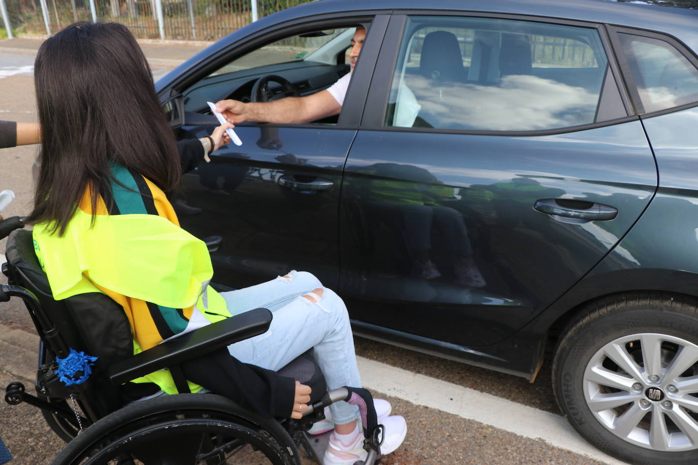 La campaña de Aspaym trata de llevar a los conductores las normas que puedan salvar vidas.