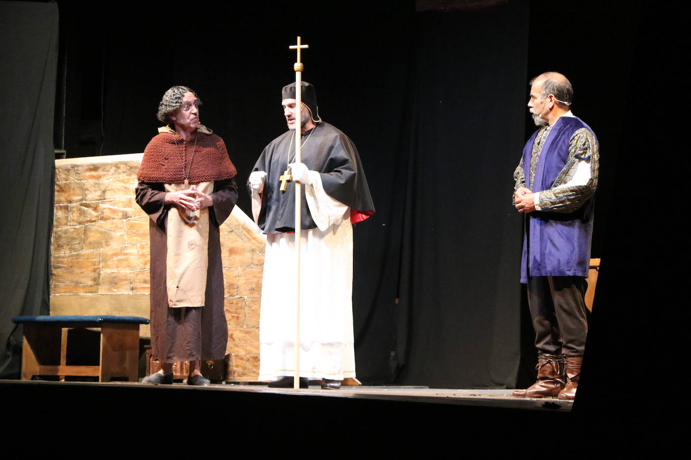 Turienzo de los Caballeros acoge junto al Torreón de los Osorio la representación teatral 'Unum in Aeternum' y recupera la narración de una leyenda de 1258 que gira en torno a la Orden de los Caballeros del Temple y la Maragatería.