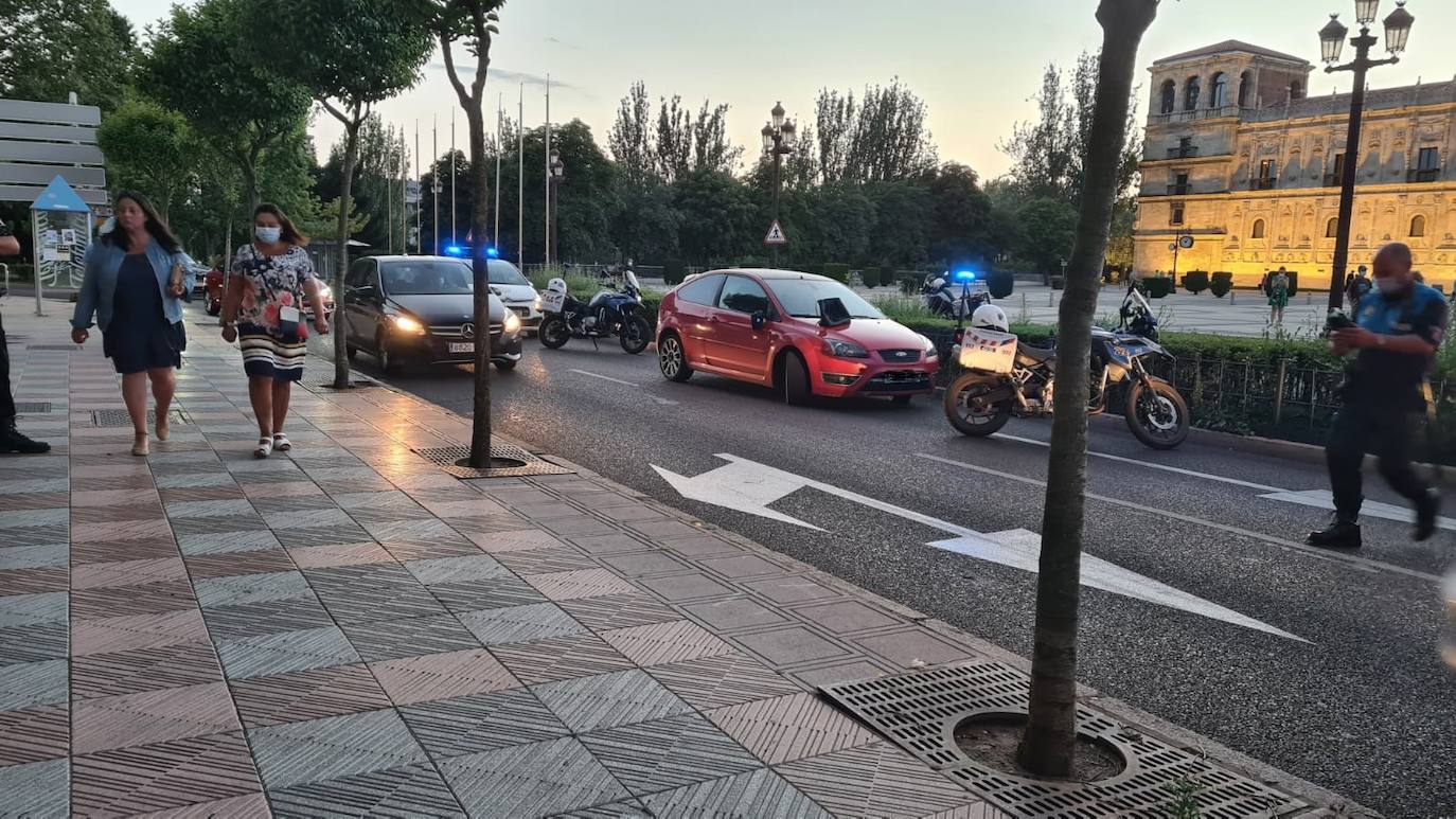 Fotos: Imágenes de la detención de una mujer por conducción temeraria