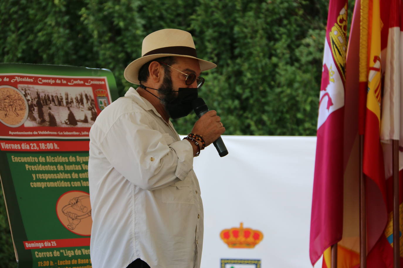 La Junta de Castilla y León anuncia la firma de la creación de una Federación Deportiva de la Lucha Leonesa en la presentación del Corro de Alcaldes de Valdefresno