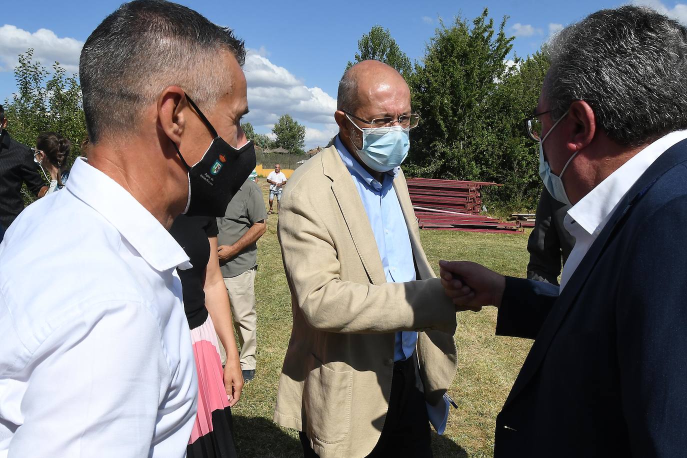 La Junta de Castilla y León anuncia la firma de la creación de una Federación Deportiva de la Lucha Leonesa en la presentación del Corro de Alcaldes de Valdefresno