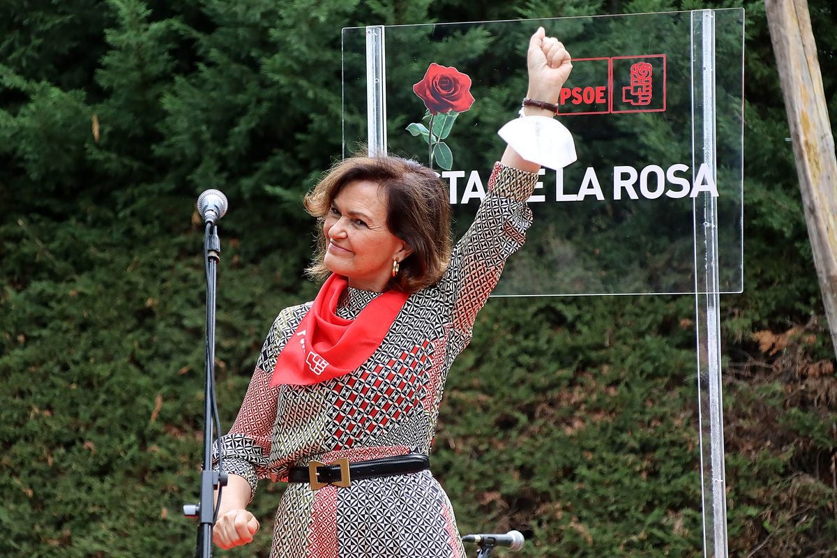 La localidad leonesa de Hospital de Órbigo acoge la celebración de la Fiesta de la Rosa con la presencia de Carmen Calvo, Luis Tudanca, Javier Alfonso Cendón y el alcalde del municipio, Enrique Busto.