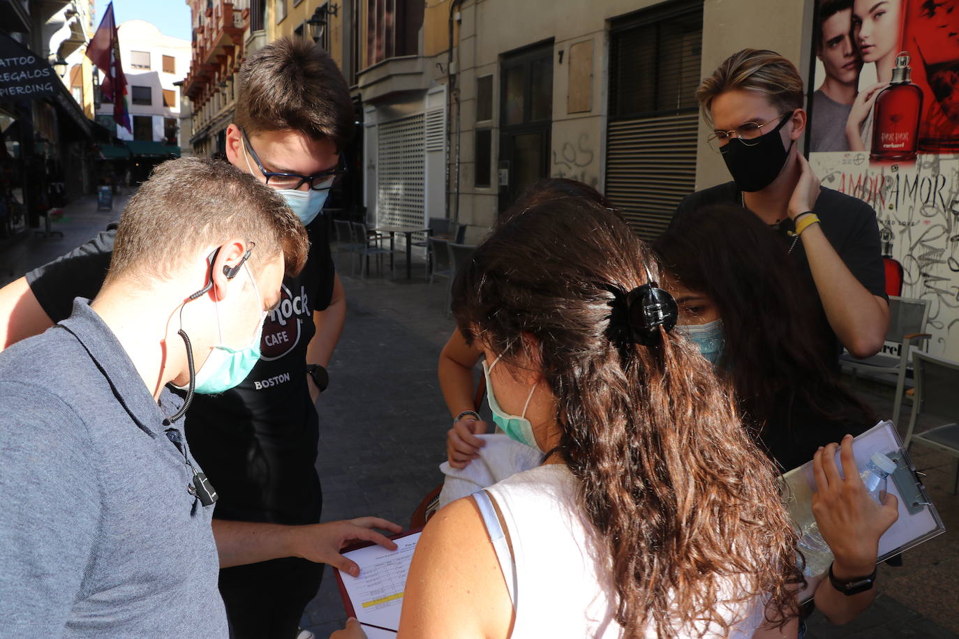 La capital leonesa será el escenario de la canción 'People Talk' del dúo musical Reyko