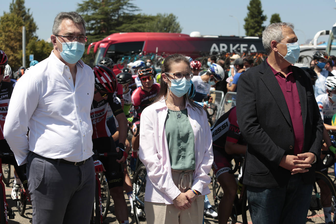 150 ciclistas han comenzado esta carrera que tendrá fin en Ponferrada.