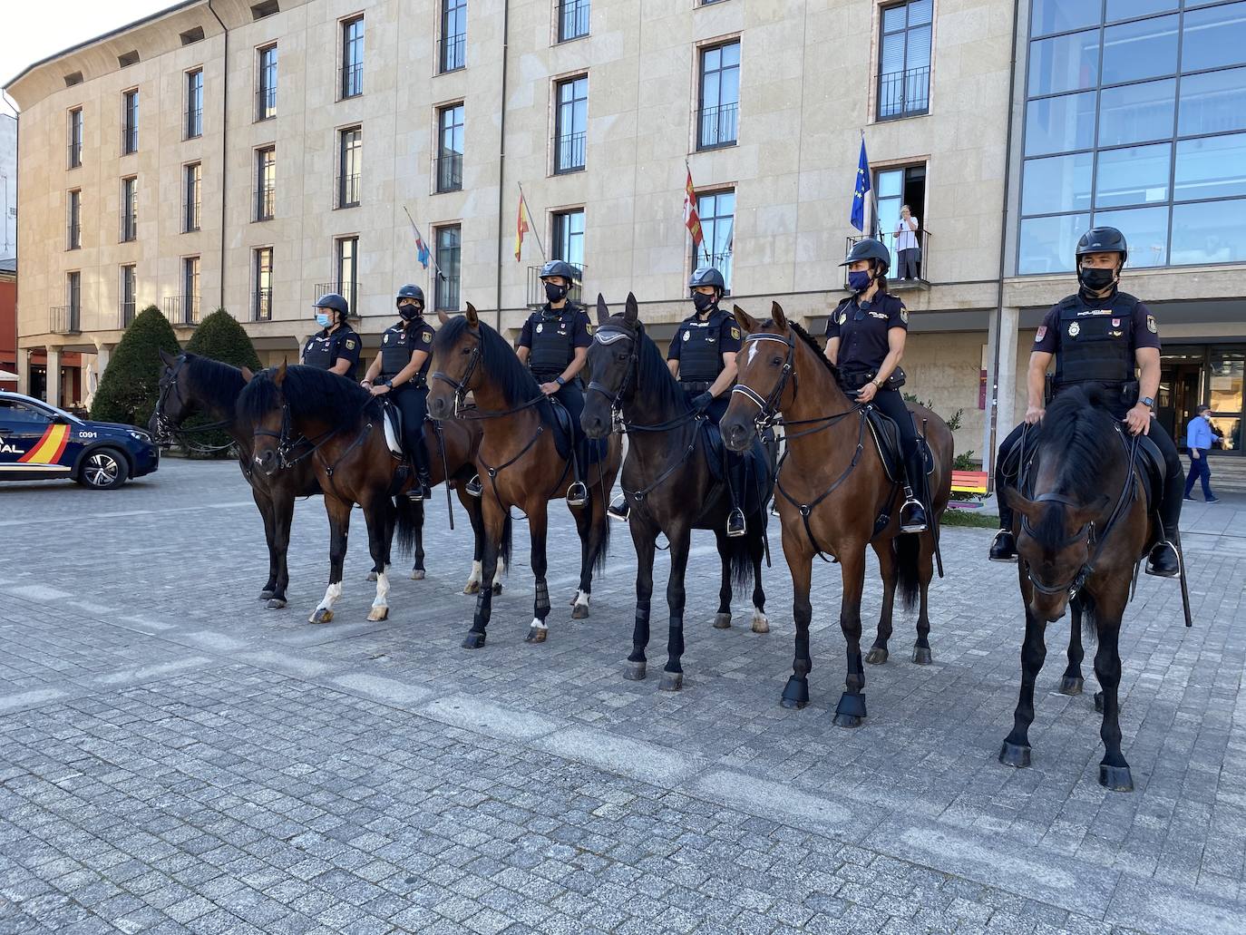 Fotos: Unidad de Caballería de la Policía Nacional en el Camino en Ponferrada