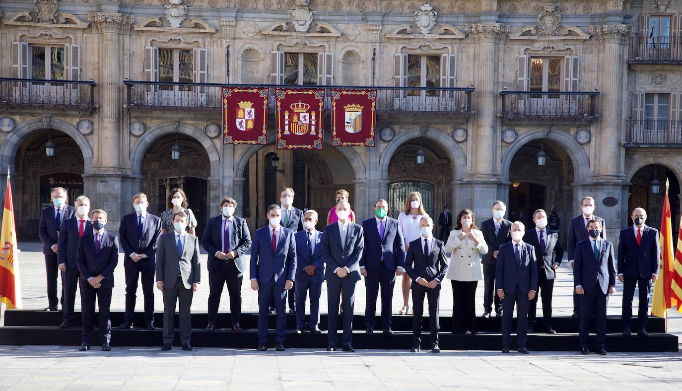 El Rey Felipe VI estuve presente en la reunión de los presidentes de las Comunidades Autónomas con el presidente del Gobierno, Pedro Sánchez.