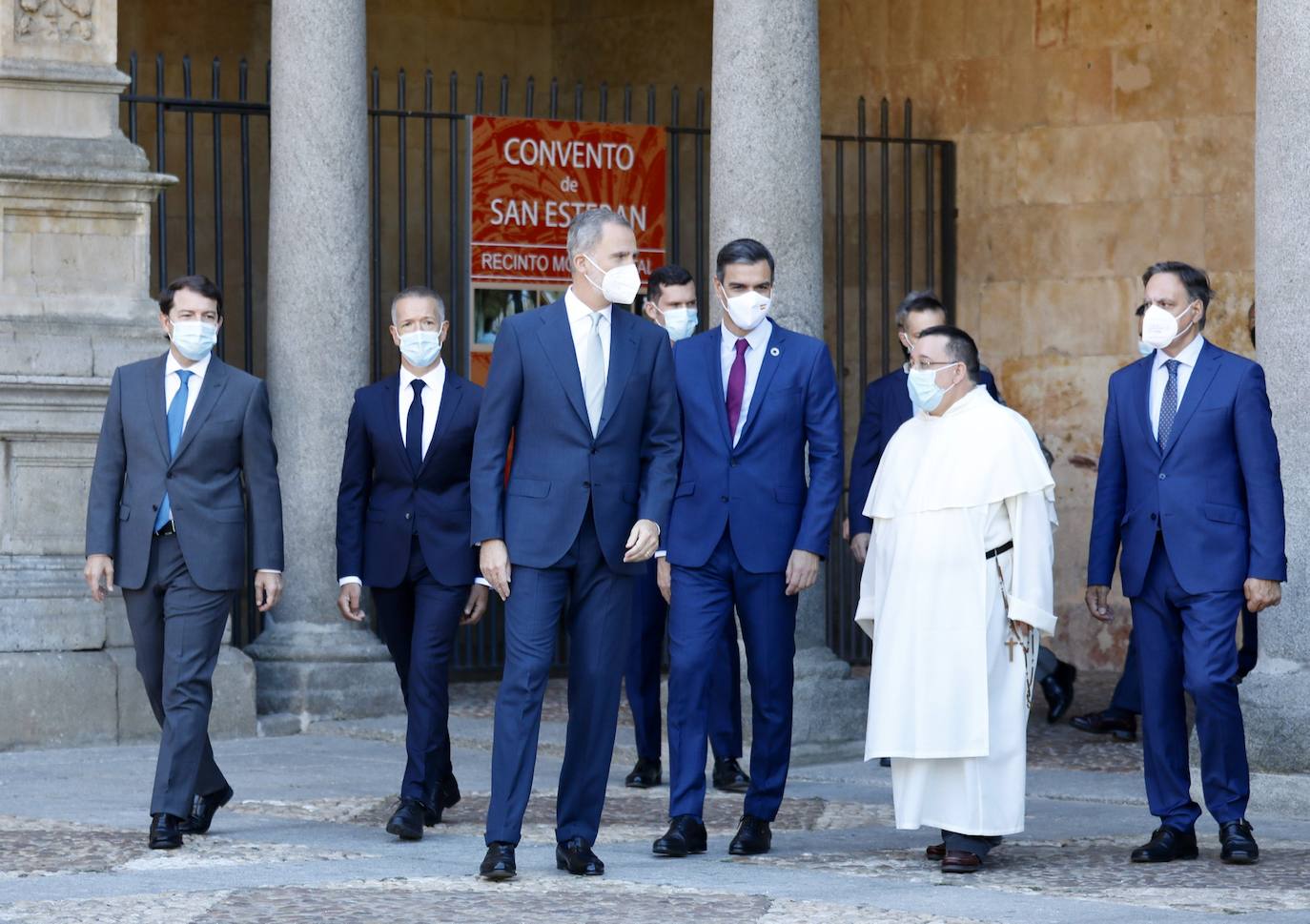 El Rey Felipe VI estuve presente en la reunión de los presidentes de las Comunidades Autónomas con el presidente del Gobierno, Pedro Sánchez.