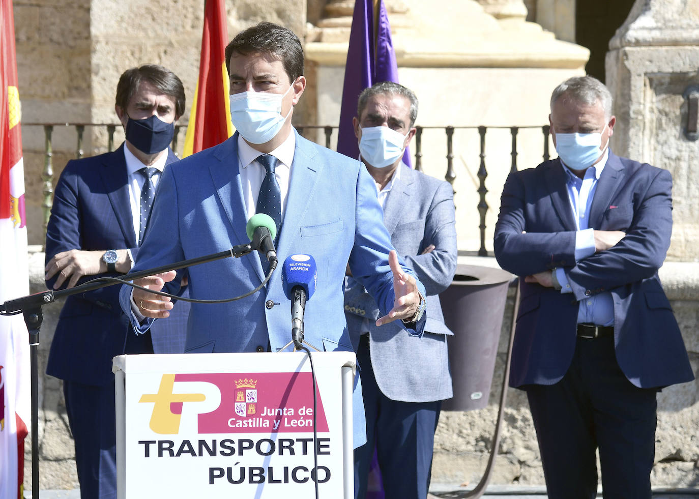 Juan Carlos Suárez-Quiñones y Ángel Ibáñez han presentado este bono de transporte gratuito para las zonas rurales.