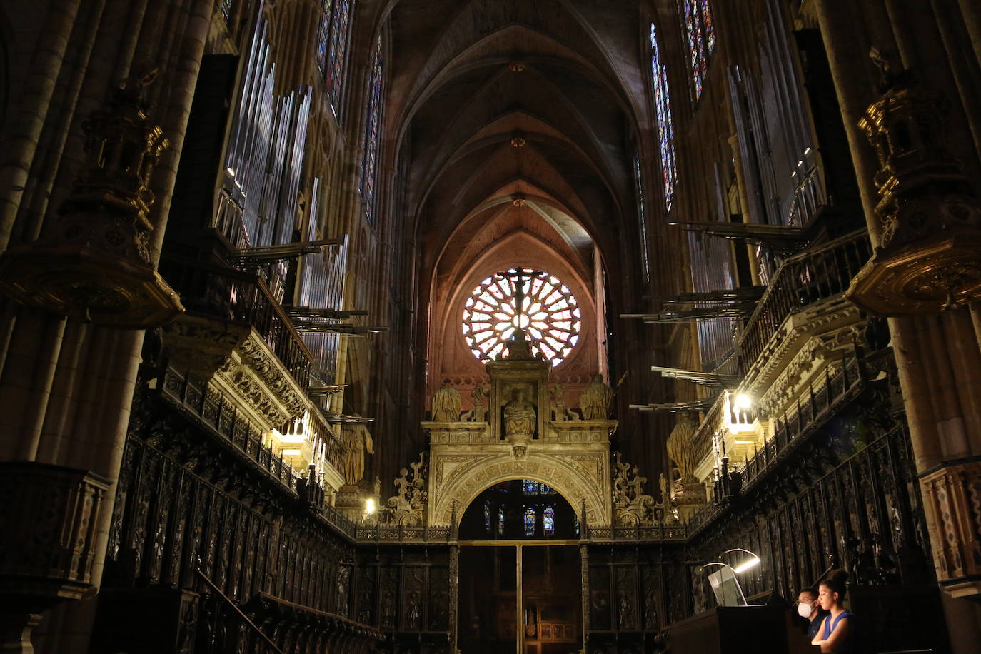 El 'Ciclo Internacional de Órgano Catedral de León' ha clausurado este sábado su primera edición con un concierto en el que la intérprete leonesa Sara Johnson ha completado el aforo permitido para deleitar a un público que ha llenado la asistencia