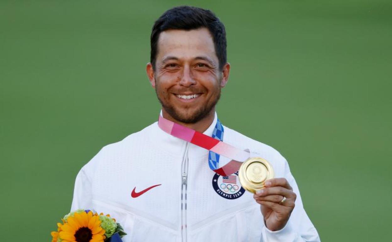 Xander Schauffele, con la medalla de oro. 