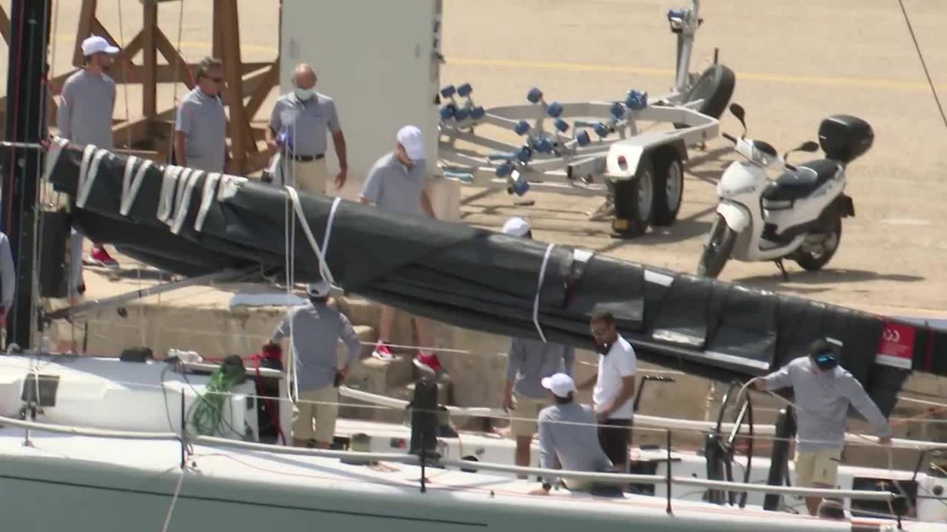 Felipe VI inaugura la temporada de navegación en Palma con relevantes ausencias