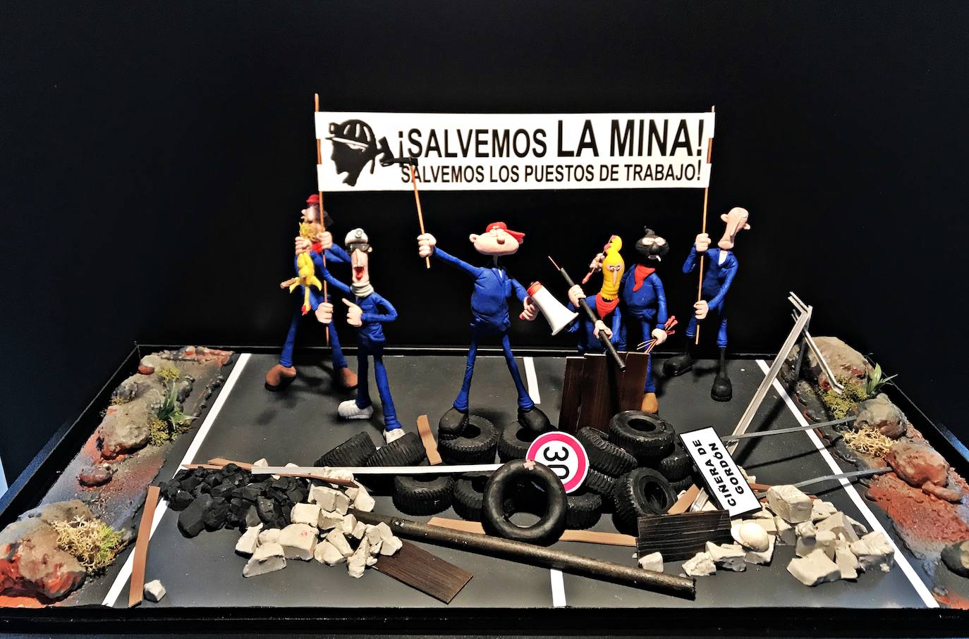Imagen de los mineros en plastilina expuestos en el Museo de la Siderutfia y la Minería de Castilla y León.